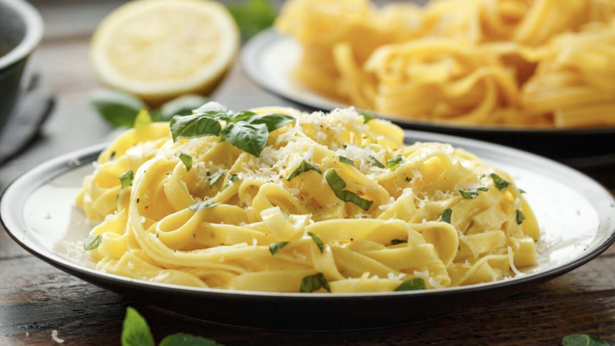 A plate of spaghetti al limone.